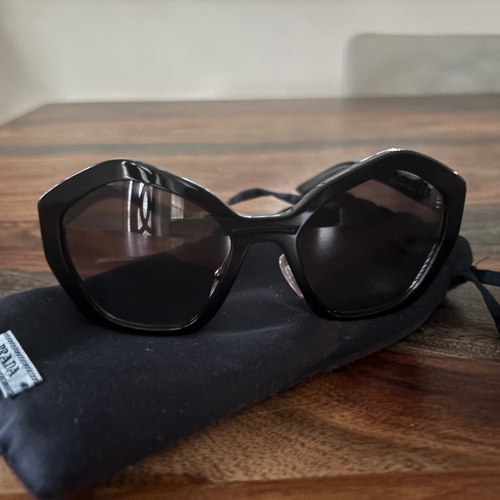 Prada sun glasses